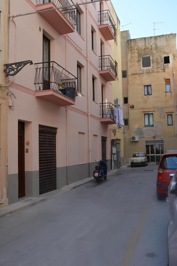 Al Civico 1 Apartments Trapani Exterior photo