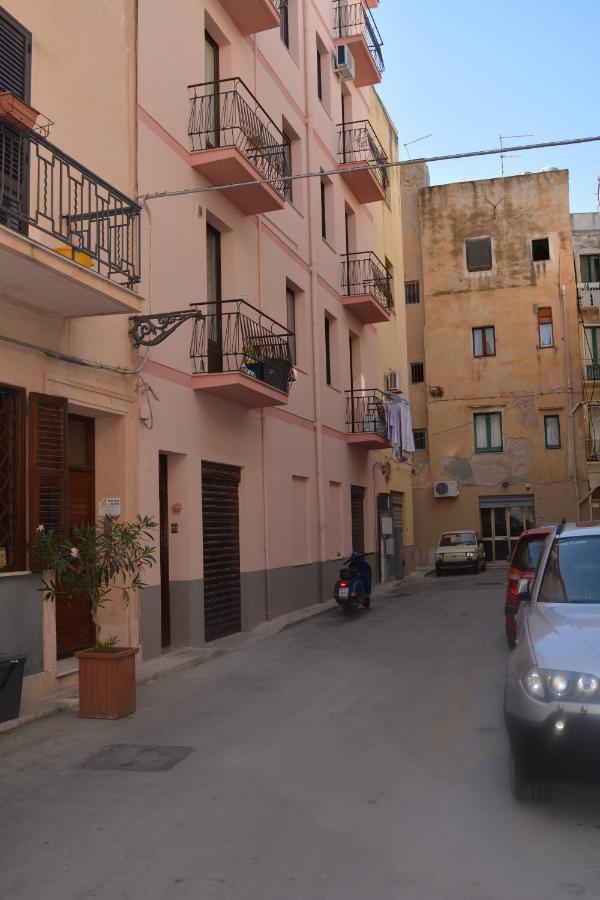 Al Civico 1 Apartments Trapani Exterior photo